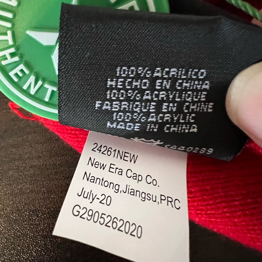 Supreme Red Knit Accessory - Picture 6 of 8